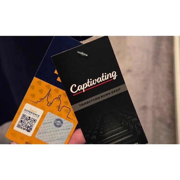 Notre Dame Fighting Irish Graphic Tee – Navy Blue (NWT) MEDIUM - Picture 2 of 4